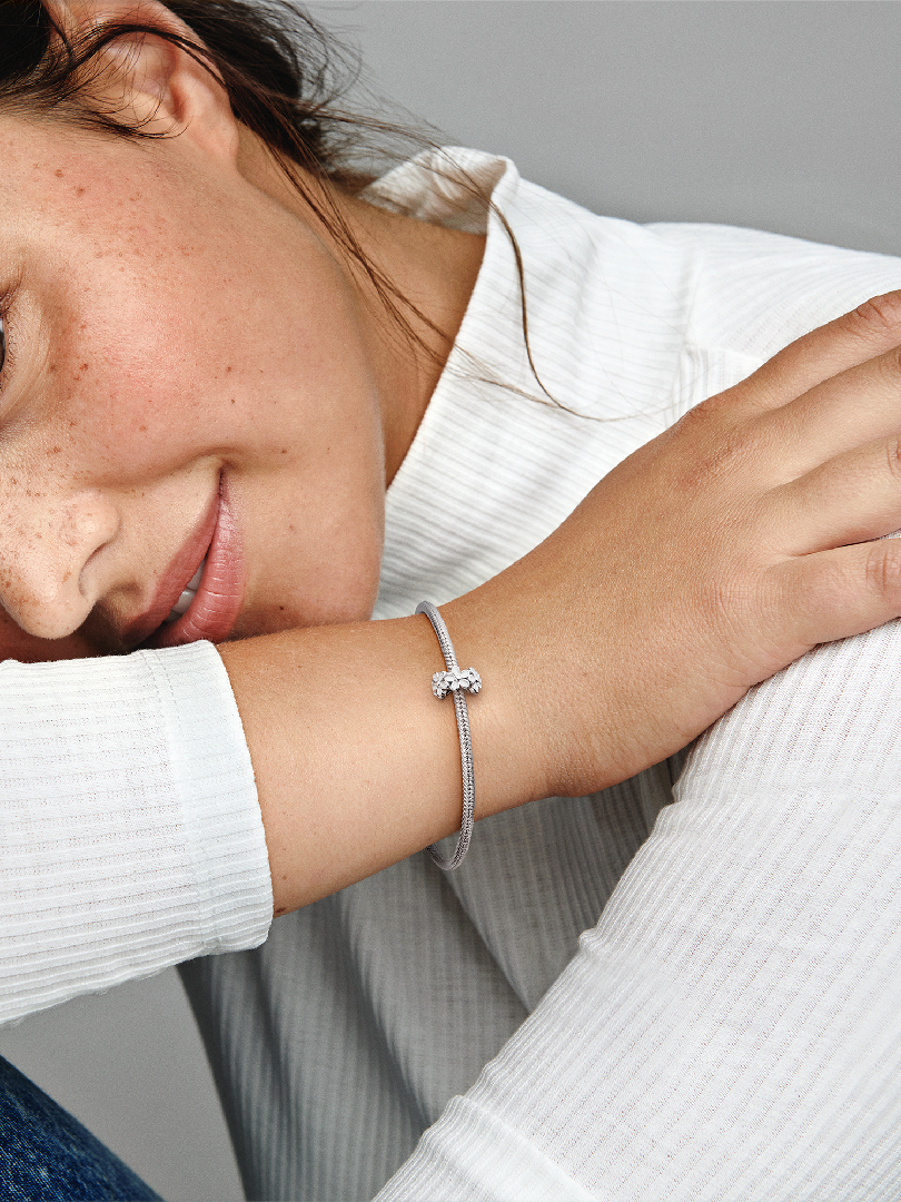 Separator Białe stokrotki